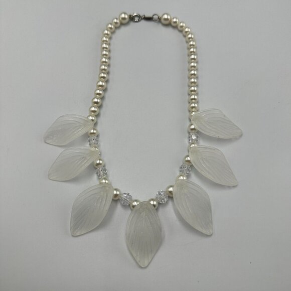 3/$30 Vintage Joans Collectibles Necklace Faux Pearl Frosted Leaf Pendants - Picture 8 of 12